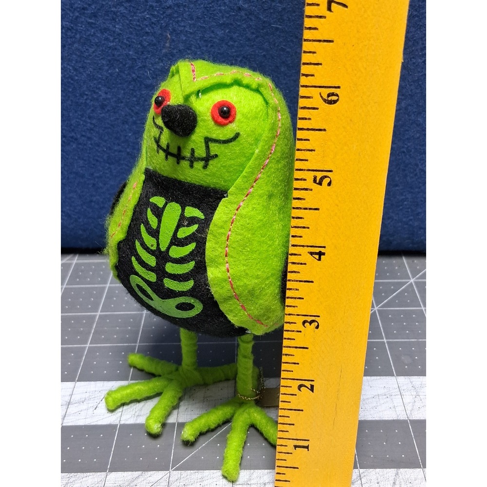 Hyde and Eek Boutique Bird XRAY Green Skeleton Halloween 2024 Figurine - Picture 2 of 9